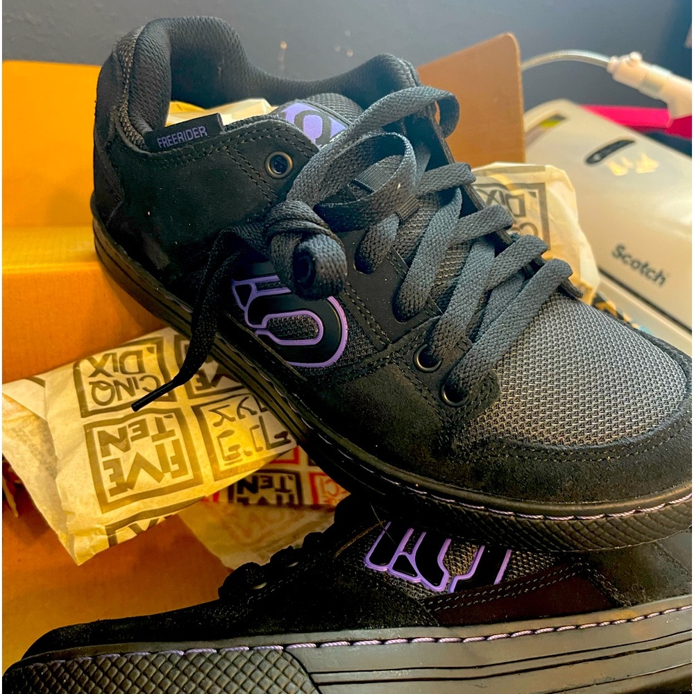 NIB five ten mountain bike shoes